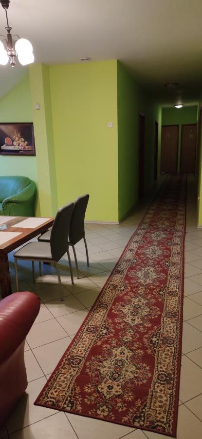 Uslugi Hotelarskie Helena Семятыче Экстерьер фото